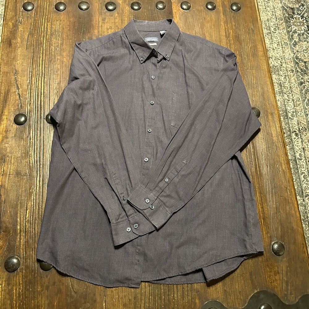 Van Heusen Charcoal Button-Down Shirt